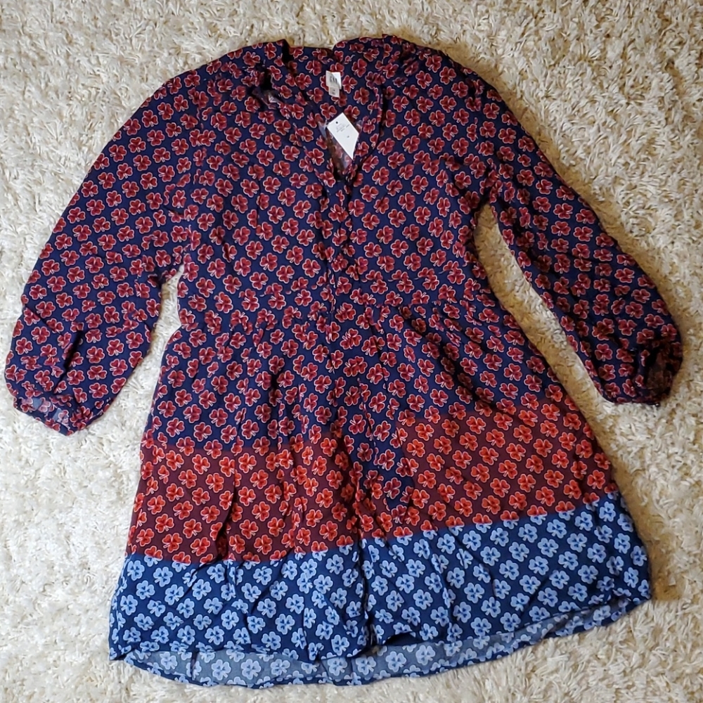 GAP Tie Neck Clover Print Long Sleeve Dress…